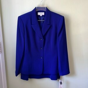 Le Suit Petite, size 12P, NWT